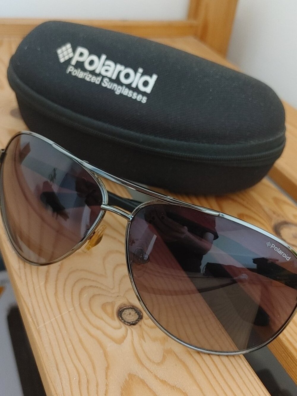 Polaroid sunglasses with polarized lenses & case (great condition!)